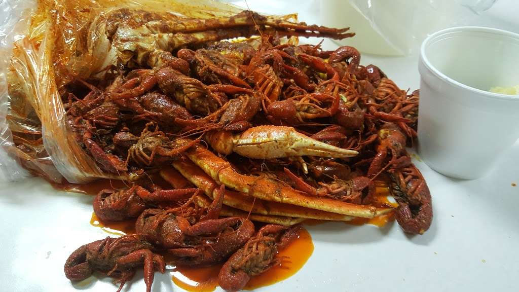 Crab & Claw Seafood | 7932 S Great Trinity Forest Way #114A, Dallas, TX 75217, USA | Phone: (469) 709-8285