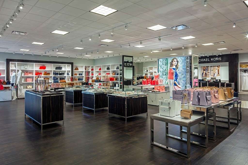 Michael Kors Outlet | 211 Outlet Center Dr, Queenstown, MD 21658, USA | Phone: (410) 827-0011