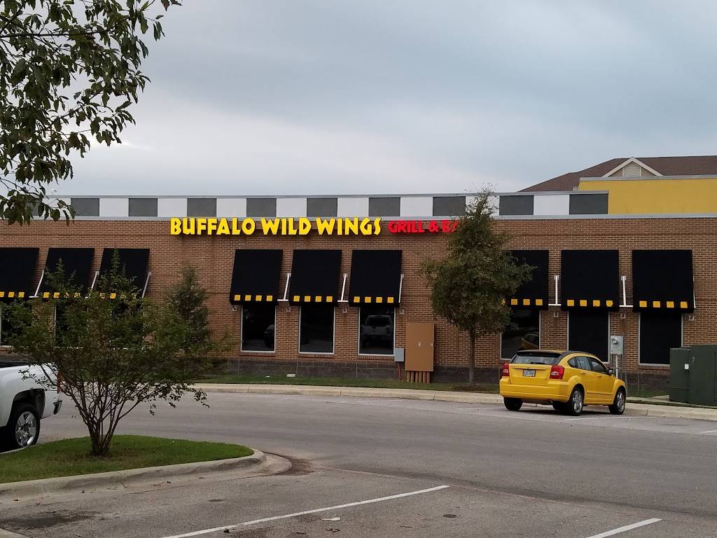 Buffalo Wild Wings | 901 Little Texas Ln Building D, Austin, TX 78745, USA | Phone: (512) 912-1147