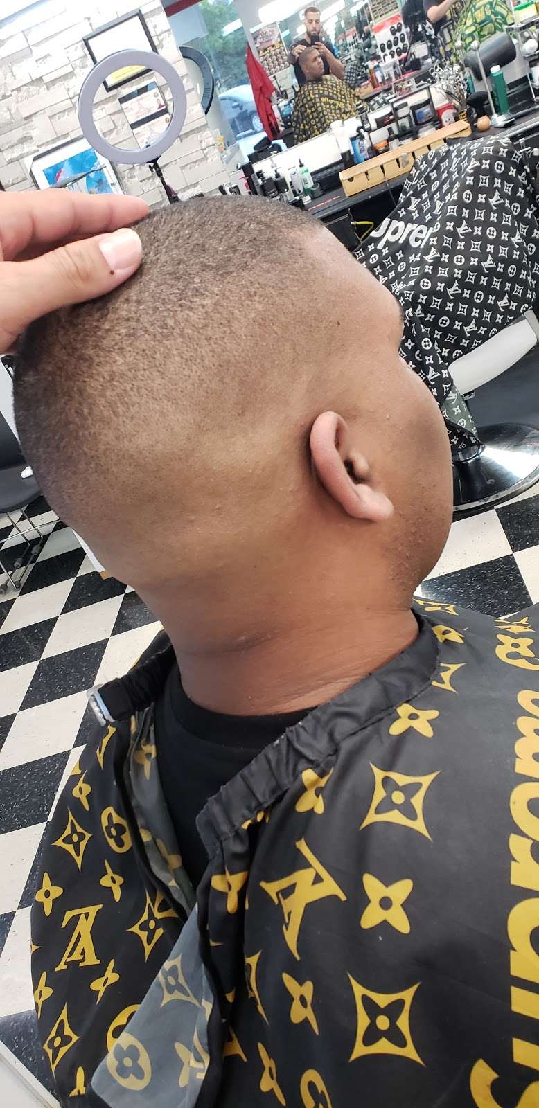 Jonh star barber cuts | 2438 US-92 E, Lakeland, FL 33801, USA | Phone: (863) 333-0551