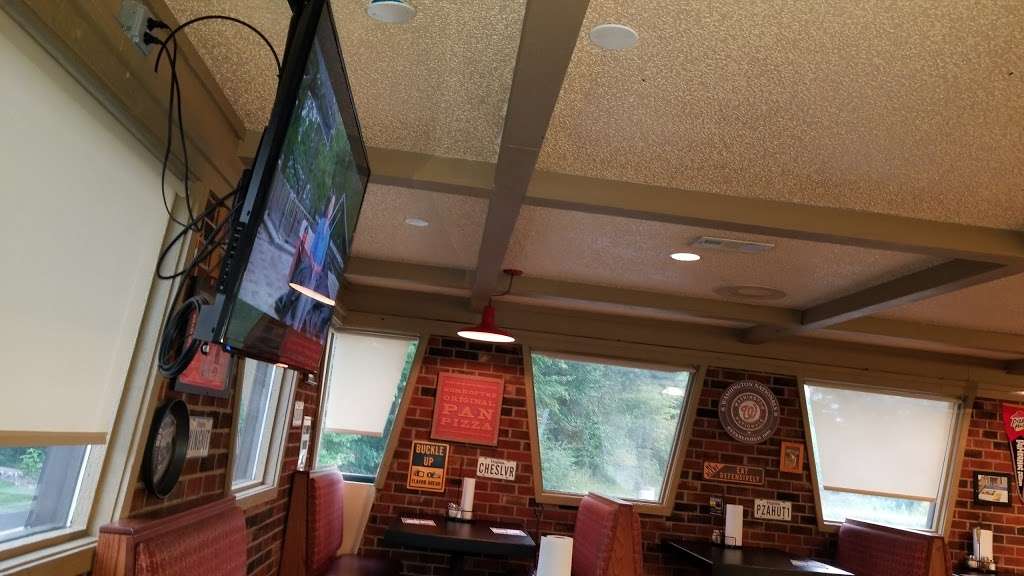 Pizza Hut | 156 E Broaddus Ave, Bowling Green, VA 22427, USA | Phone: (804) 633-6110