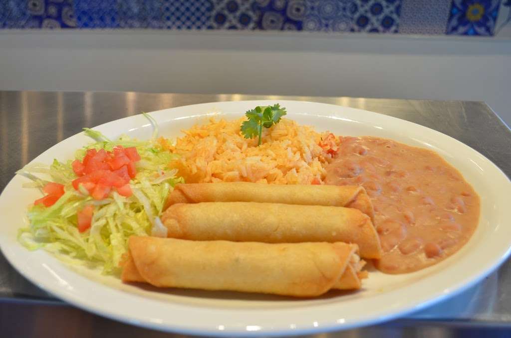 La Fonda Express | 3657, 15415 Applewhite Rd #109, San Antonio, TX 78264, USA | Phone: (210) 896-9637