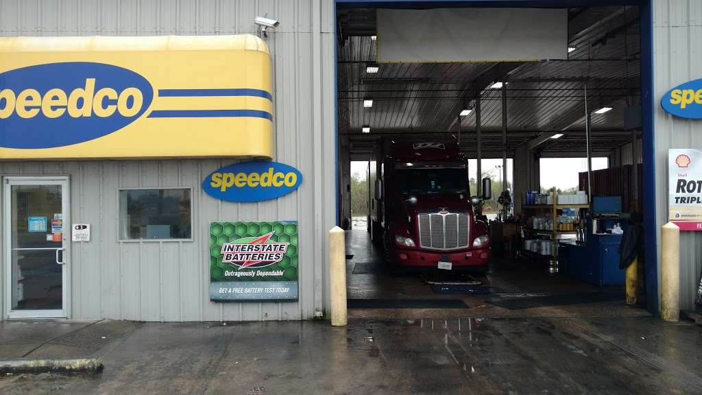 Speedco Truck Lube and Tires | 2110 East Fwy, Baytown, TX 77521, USA | Phone: (281) 424-7267