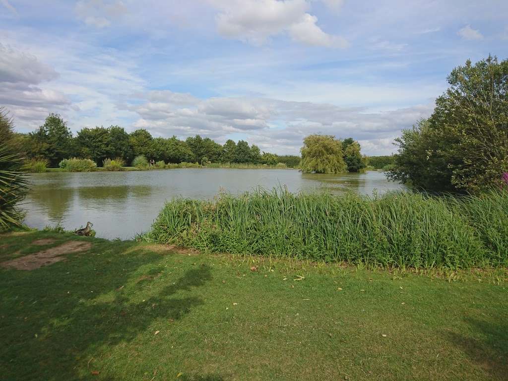 Lakeside Apartments Pittlands Fishery | Lakeside Apartments, Pittlands, churn lane, horsmonden, Kent, Horsmonden, Brenchley TN12 8HL, UK | Phone: 01892 723143