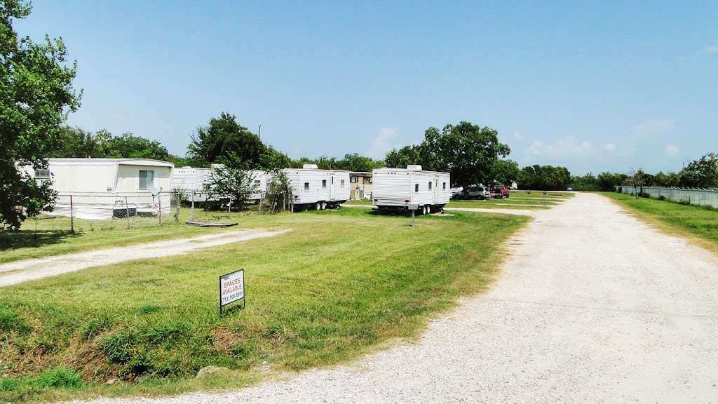 Bayshore RV & Mobile Home Park | 1103 27th St, San Leon, TX 77539, USA | Phone: (832) 422-7368