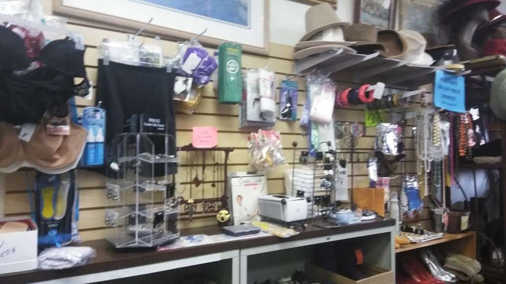 Poppies Resale and Consignment Shop | 6 Towncenter Dr, University Park, IL 60484, USA | Phone: (708) 534-1853