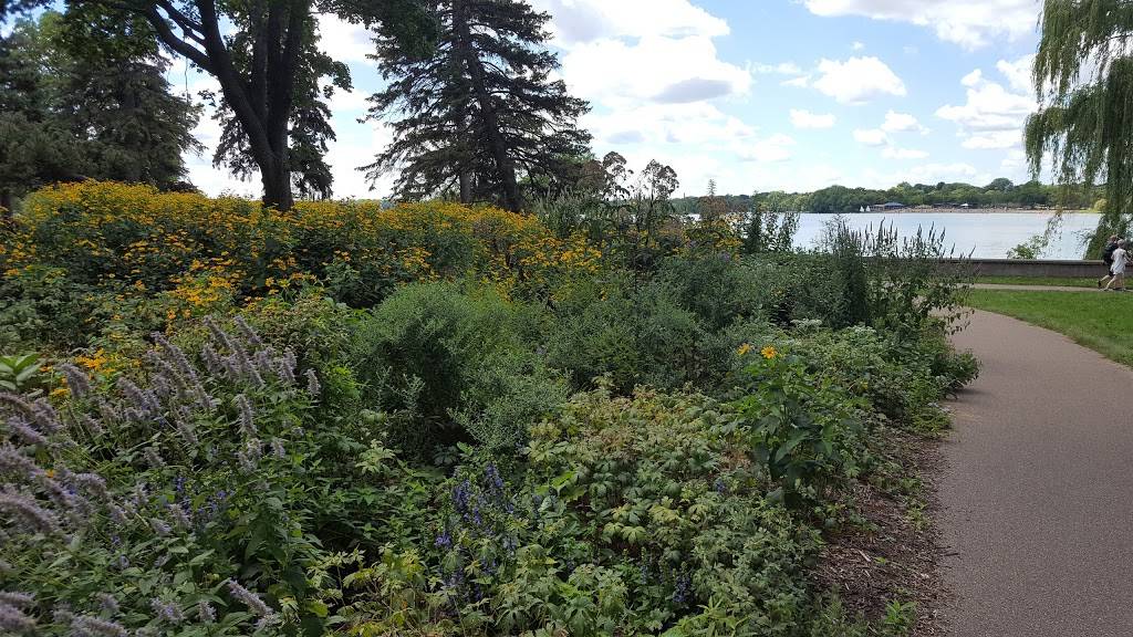 Nokomis Naturescape Garden | 5000 E Lake Nokomis Pkwy, Minneapolis, MN 55417, USA | Phone: (612) 724-5652