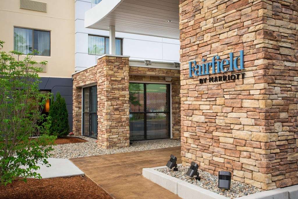 Fairfield Inn & Suites by Marriott Raynham Middleborough/Plymout | 4 Chalet Rd, Middleborough, MA 02346, USA | Phone: (508) 946-4000