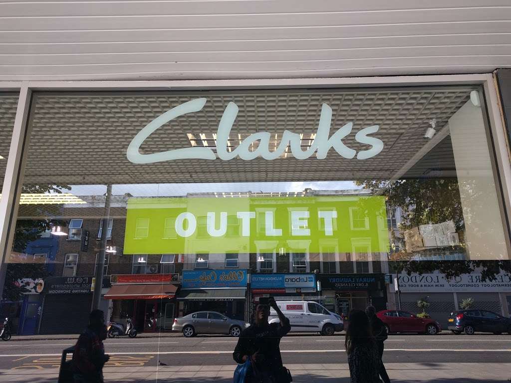 clarks outlet stores in london