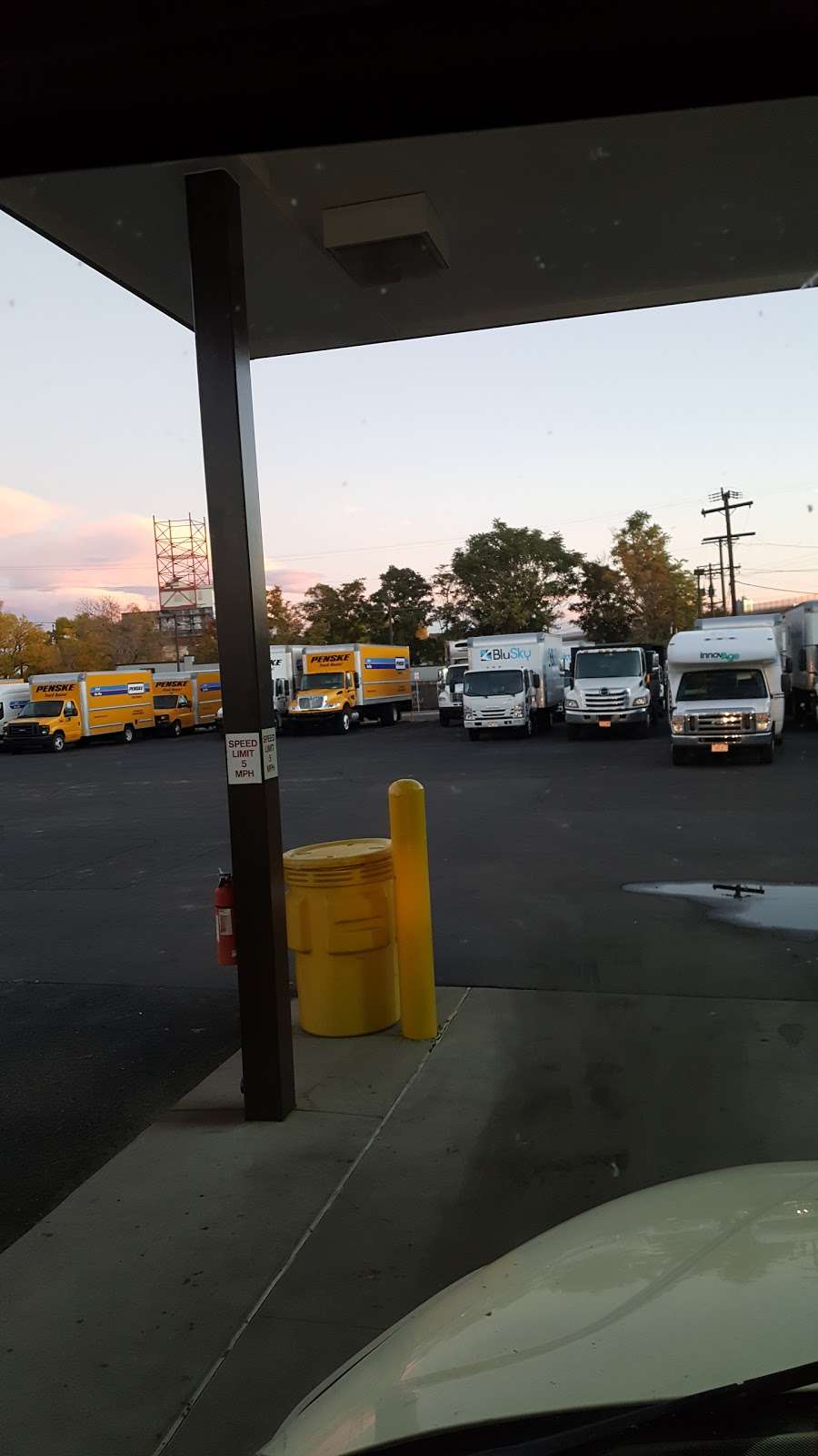 Penske Truck Rental | 70 Kalamath St, Denver, CO 80223, USA | Phone: (303) 628-7664