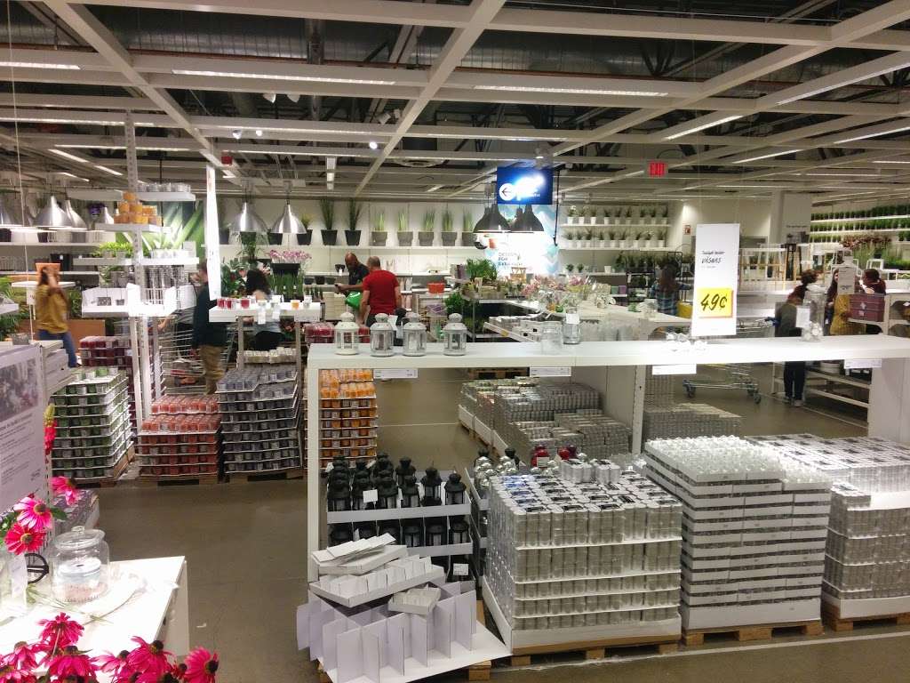 IKEA | 4400 Shellmound St, Emeryville, CA 94608, USA | Phone: (888) 888-4532