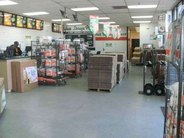 U-Haul Moving & Storage of Hyattsville | 2421 Chillum Rd, Avondale, MD 20782, USA | Phone: (301) 403-1521