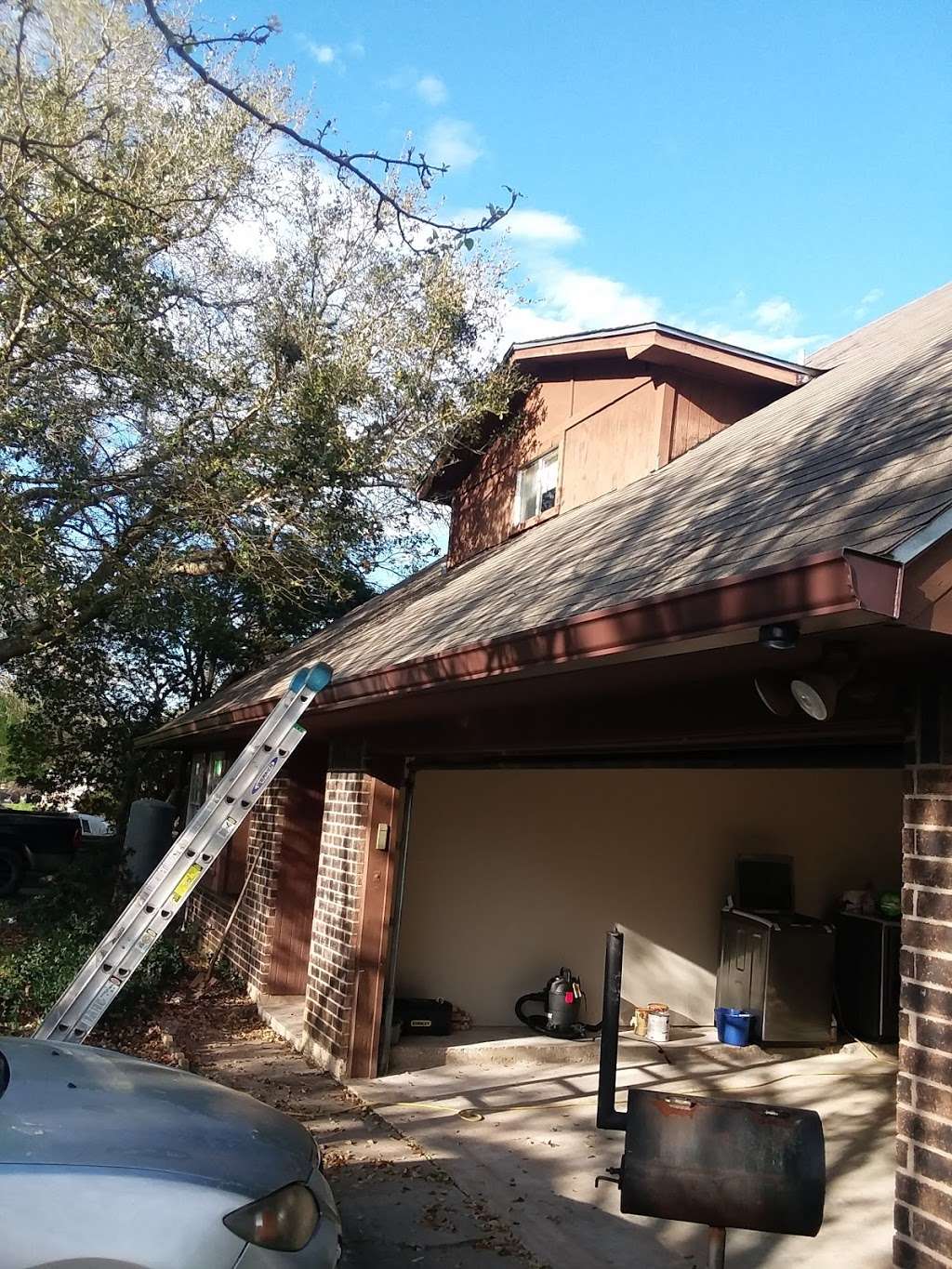 Seamless Gutters and Roof Service | 593 Legion Rd, Angleton, TX 77515, USA | Phone: (979) 418-1335