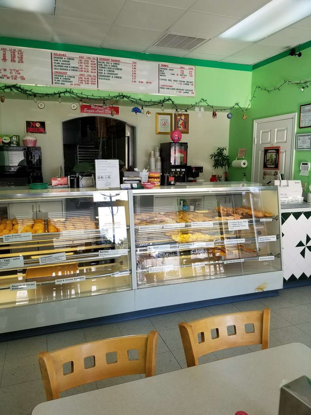 Sugar Land Donut Shop | # 7525, 2164, 2575 Eldridge Rd, Sugar Land, TX 77478 | Phone: (281) 277-1805