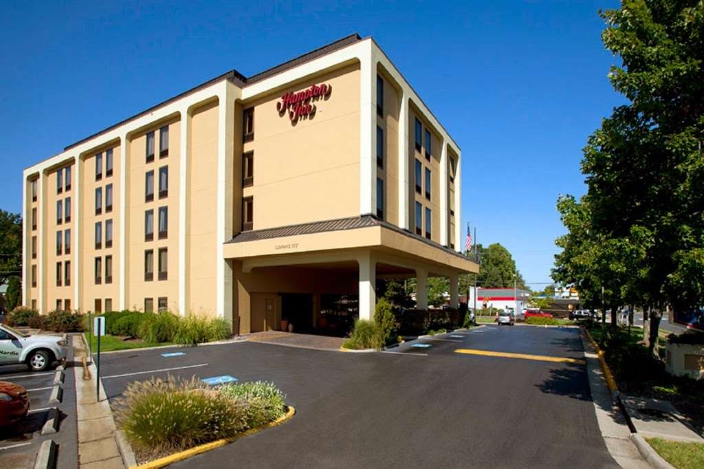 Hampton Inn Fairfax City | 10860 Fairfax Blvd, Fairfax, VA 22030, USA | Phone: (703) 385-2600