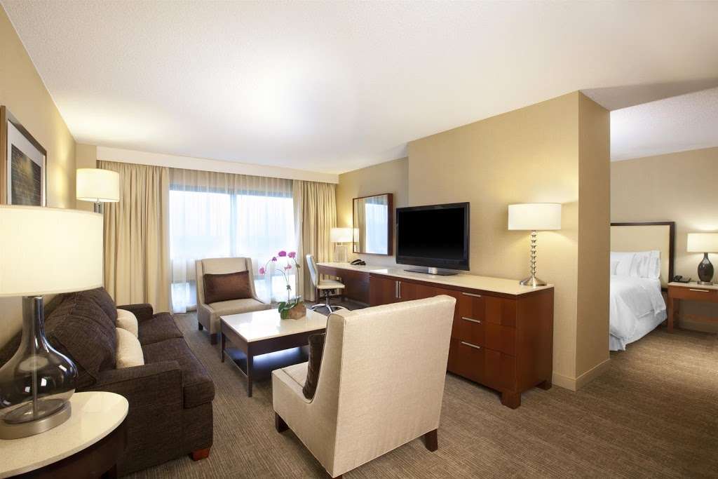 The Westin OHare | 6100 N River Rd, Rosemont, IL 60018, USA | Phone: (847) 698-6000