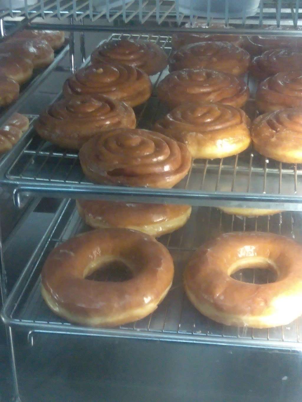 Kinly Donuts | 2000 W Manchester Ave, Los Angeles, CA 90047, USA | Phone: (323) 753-0284