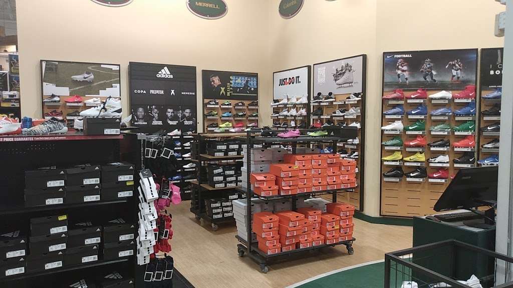 DICKS Sporting Goods | 205 Colony Pl, Plymouth, MA 02360, USA | Phone: (508) 746-6932