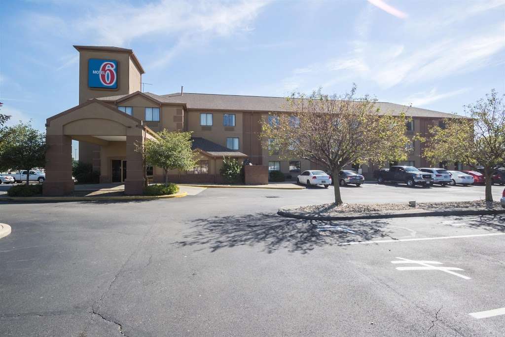 Motel 6 Indianapolis - Airport | 5845 Rockville Rd, Indianapolis, IN 46224, USA | Phone: (317) 247-4100