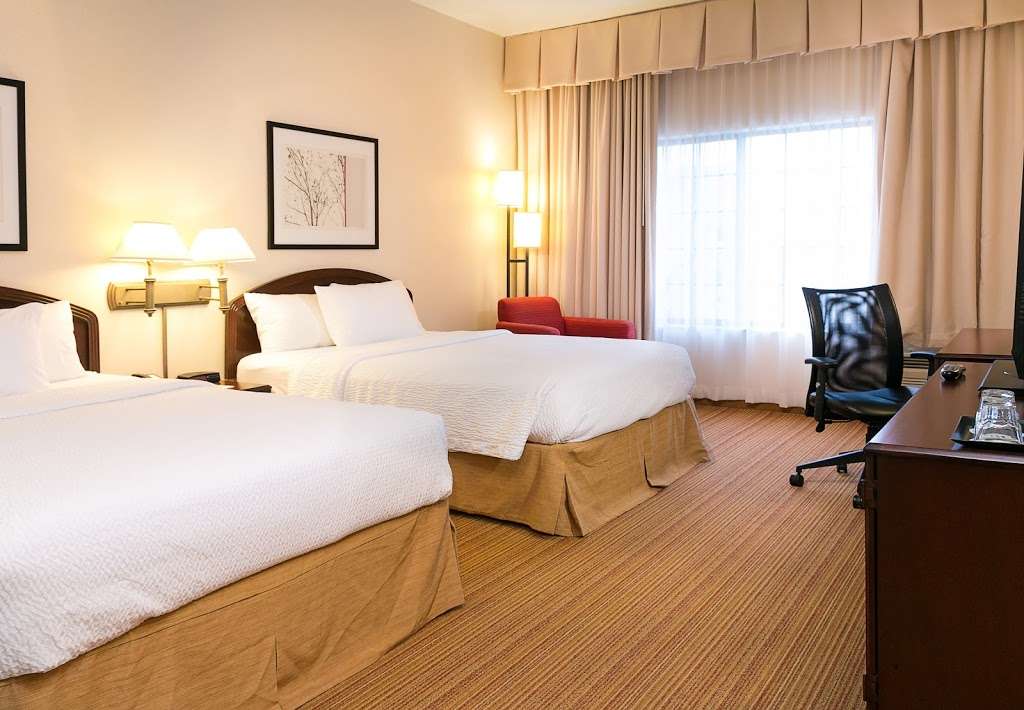 Courtyard by Marriott Kansas City East/Blue Springs | 1500 NE Coronado Dr, Blue Springs, MO 64014, USA | Phone: (816) 228-8100