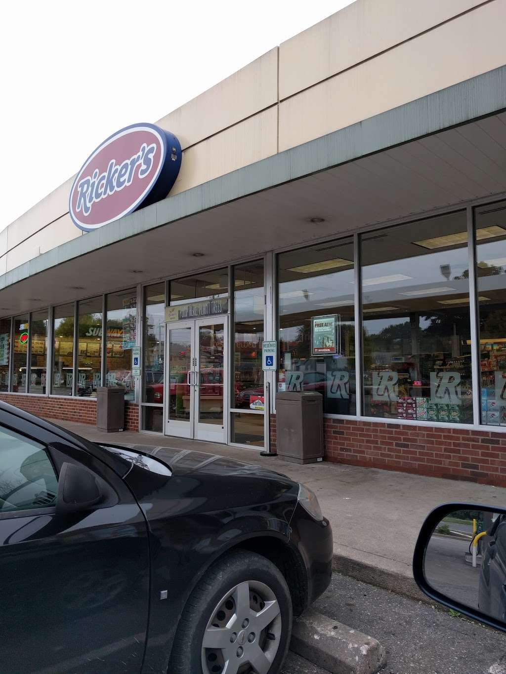 Rickers | 5061 E Washington St, Indianapolis, IN 46201, USA | Phone: (317) 351-1944