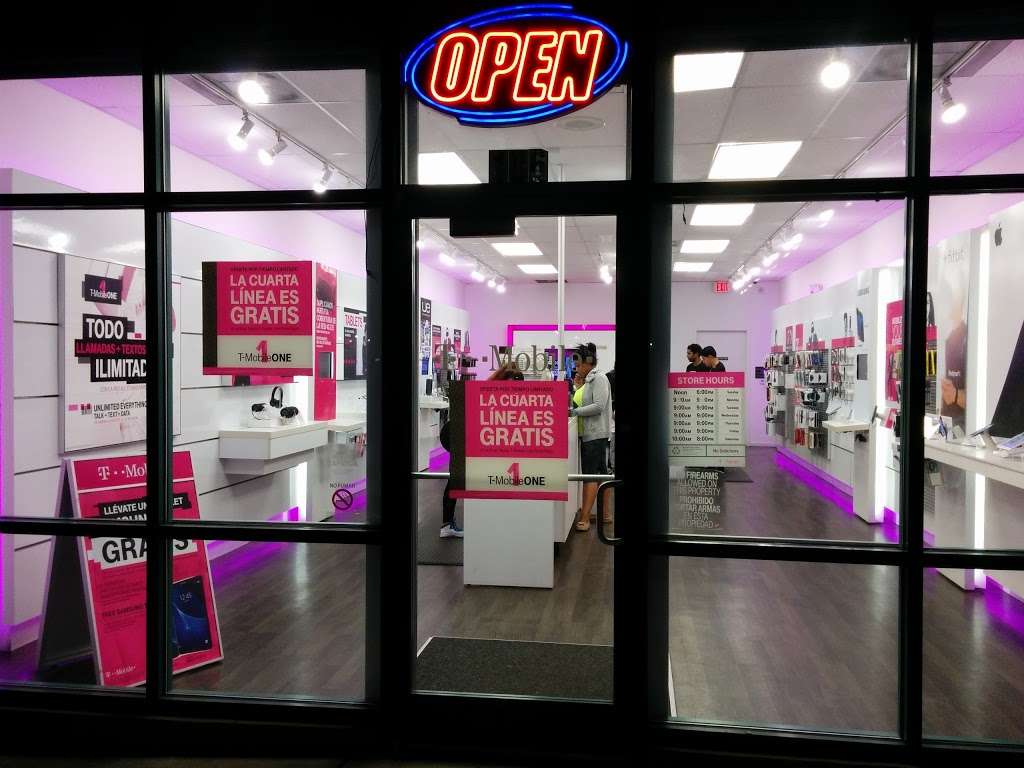 T-Mobile | 5025 N Tryon St Ste 106, Charlotte, NC 28213, USA | Phone: (704) 596-5446