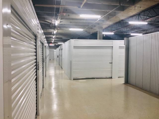 Alpha Storage Centers | 2920 Avenue F Suite 200, Arlington, TX 76011, USA | Phone: (817) 652-8901