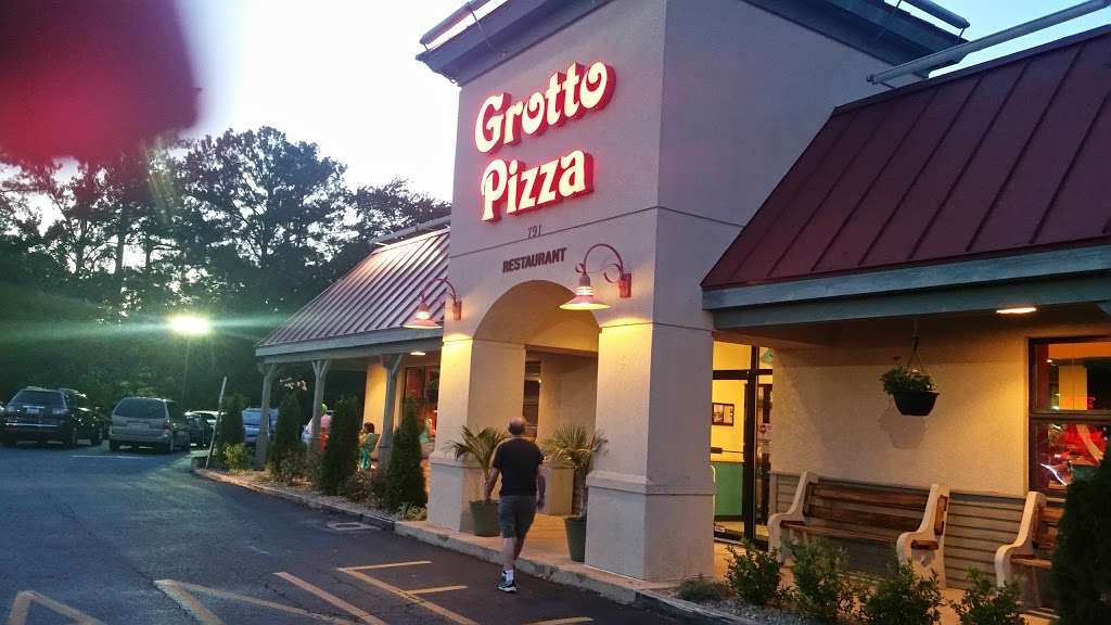 Grotto Pizza | 793 Garfield Pkwy, Bethany Beach, DE 19930, USA | Phone: (302) 537-3278