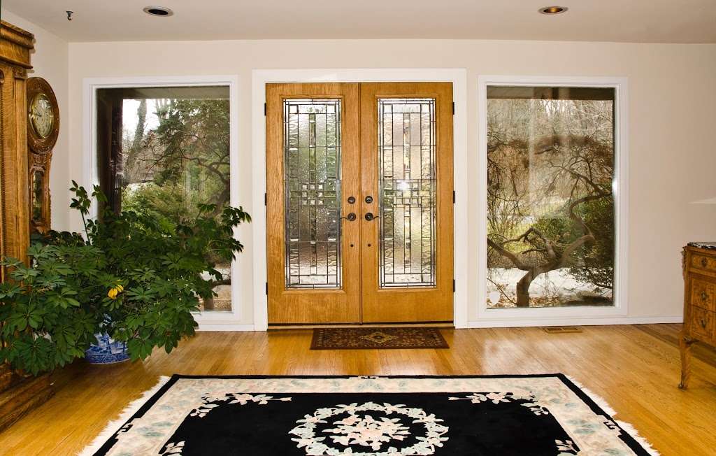 Milano Glassworks | 211 W Baltimore Pike, Clifton Heights, PA 19018, USA | Phone: (610) 348-8985