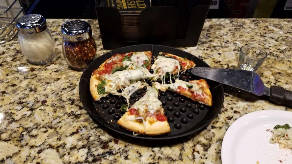 Rosatis Pizza | 3110 W Illinois-60, Mundelein, IL 60060 | Phone: (847) 943-9931