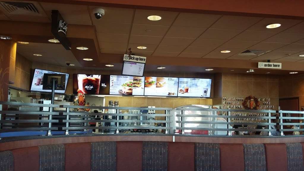 McDonalds | 2017 Prairie Center Pkwy, Brighton, CO 80601, USA | Phone: (720) 685-7855