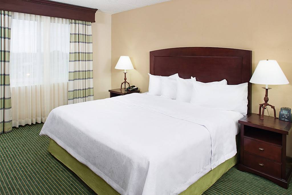 Homewood Suites by Hilton Dallas-Market Center | 2747 N Stemmons Fwy, Dallas, TX 75207, USA | Phone: (214) 819-9700