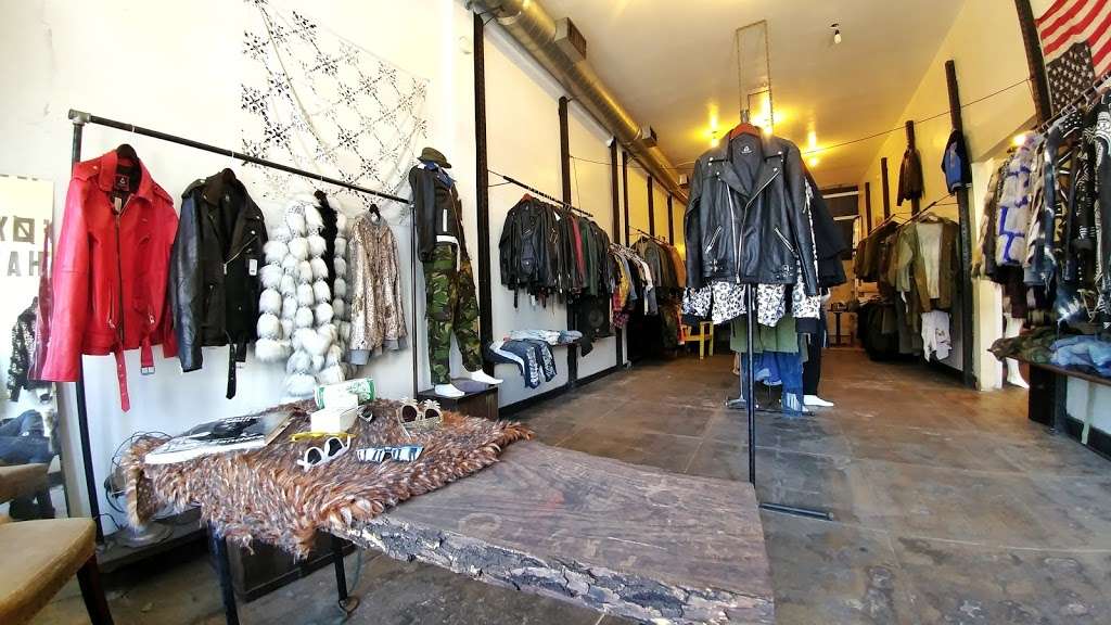 Fox That | 7527 Melrose Ave, Los Angeles, CA 90046 | Phone: (323) 383-3046