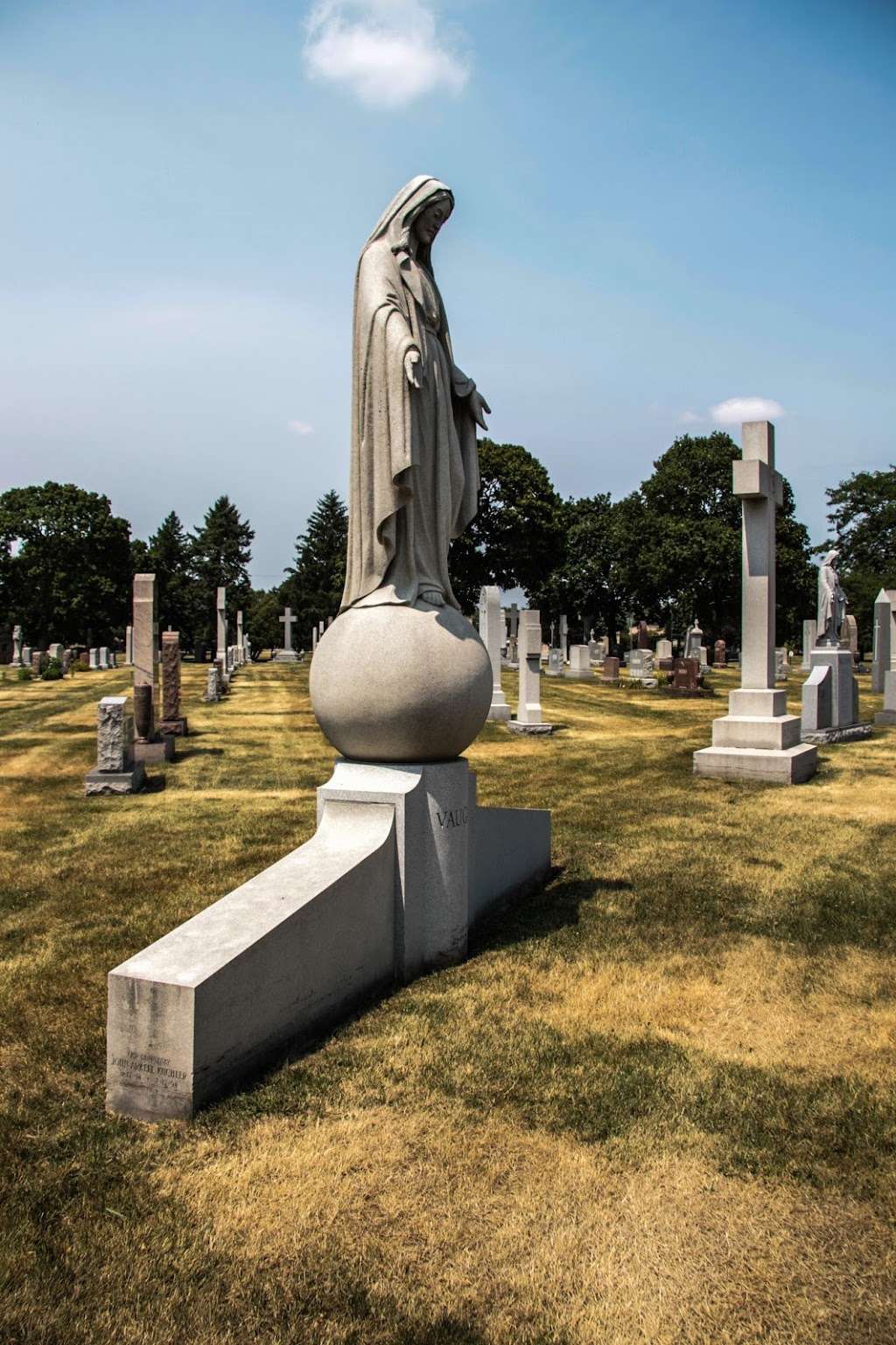 Holy Sepulchre Catholic Cemetery & Mausoleum | 6072, 6001 W 111th St, Alsip, IL 60803, USA | Phone: (708) 422-3020