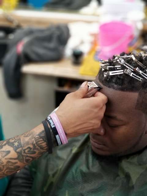 Razor Reese (Miraclesnbowties #ig) #celebritybarber Beside Citgo | 3201 Beatties Ford Rd suite f, Charlotte, NC 28216, USA | Phone: (980) 221-4908