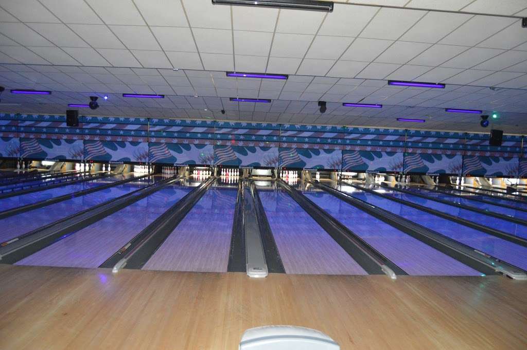 Blue Valley Lanes Inc | 495 E Moorestown Rd, Wind Gap, PA 18091, USA | Phone: (610) 863-4621