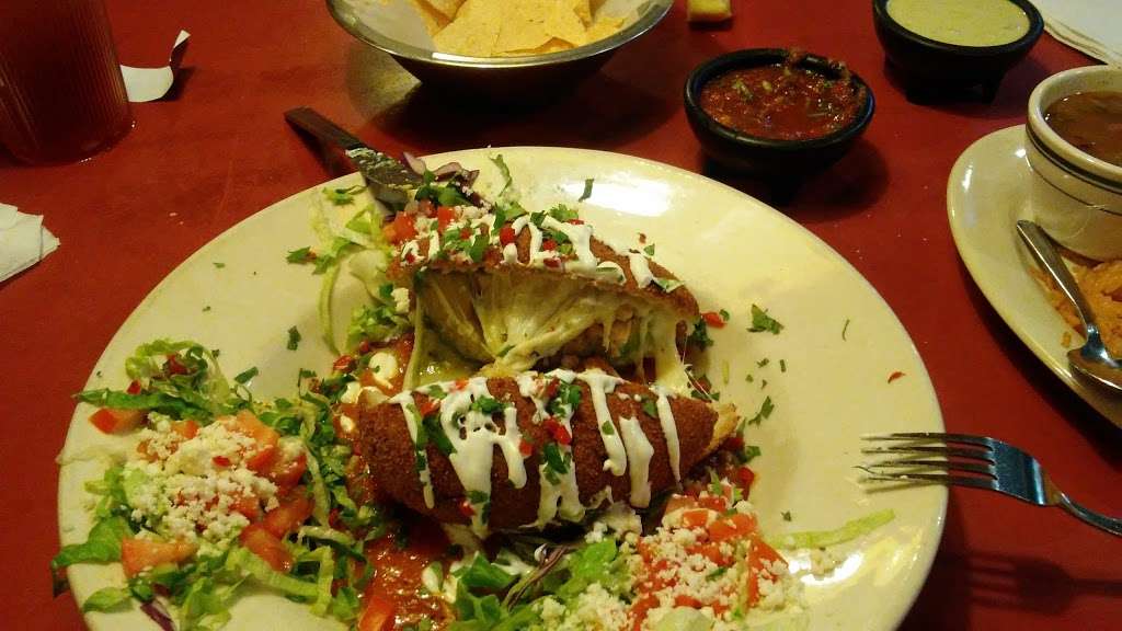 Iguanas Ranas Cantina | 3121 Palmer Hwy, Texas City, TX 77590, USA | Phone: (409) 995-0594