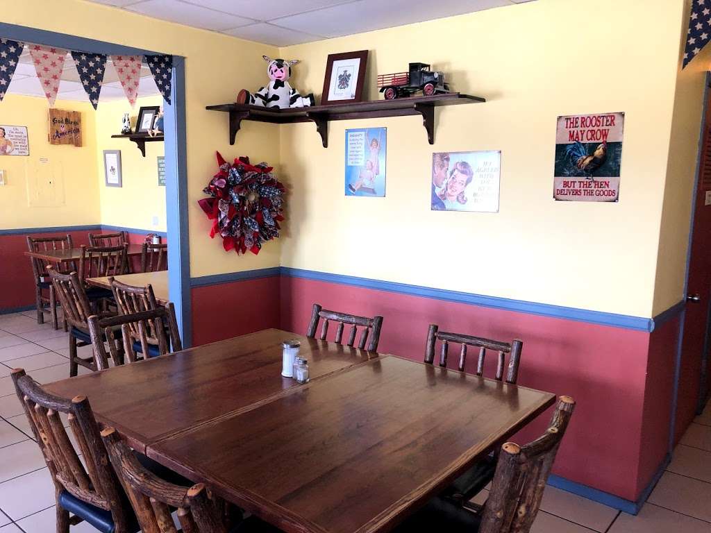 Cluck-n-moo Cafe | Suite C, 777 Quartz Ave Suite C, Sandy Valley, NV 89019, USA | Phone: (702) 723-1500