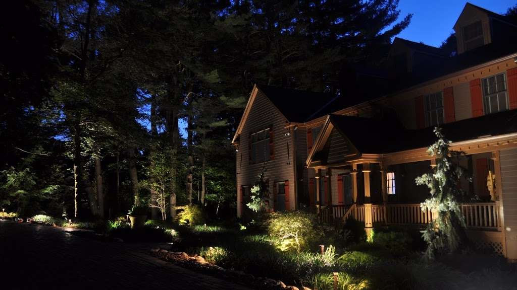 Firefly Landscape Lighting | 7 Derfuss Ln, Blauvelt, NY 10913, USA | Phone: (201) 639-4888