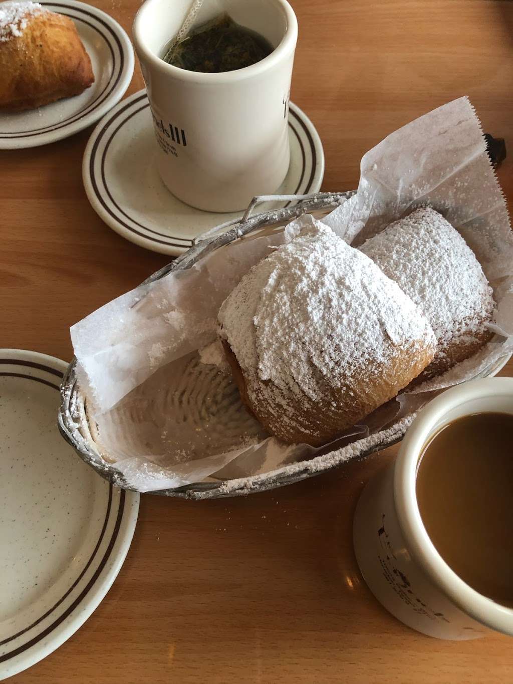 Chez Beignets III | 3701 Hwy 6, Sugar Land, TX 77478 | Phone: (281) 903-7585