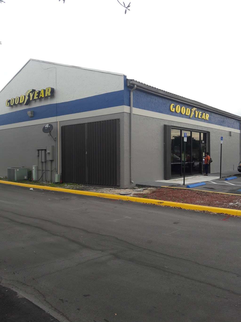 Goodyear Auto Service | 4699 SW Volunteer Rd, Southwest Ranches, FL 33330, USA | Phone: (954) 434-2370