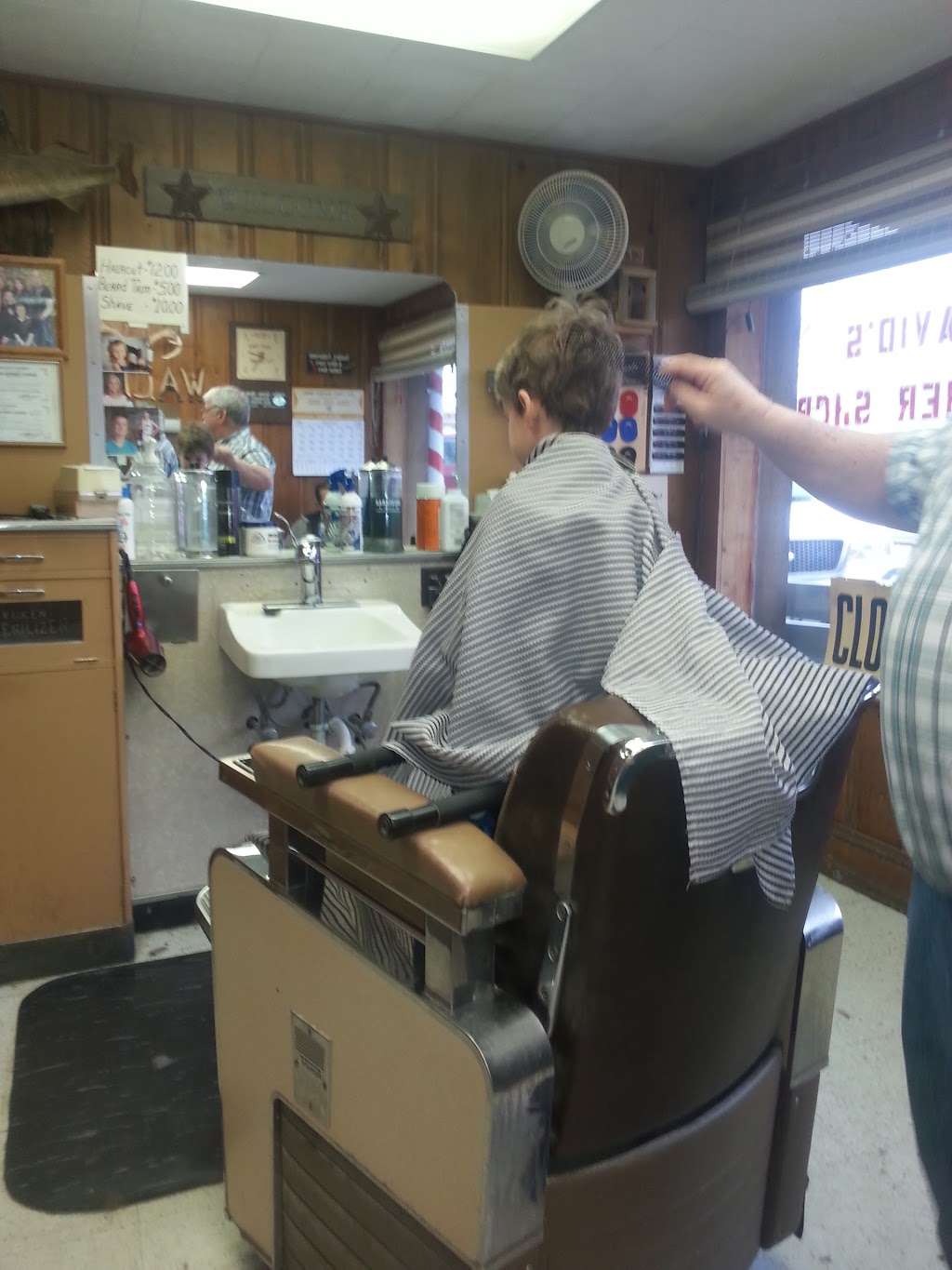 Davids Barber Shop | 771 Main St, Pleasanton, KS 66075, USA | Phone: (913) 352-6490