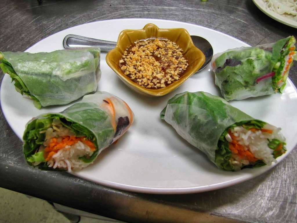 Jasmine Thai Restaurant | 4825 E 96th St, Indianapolis, IN 46240 | Phone: (317) 848-8950