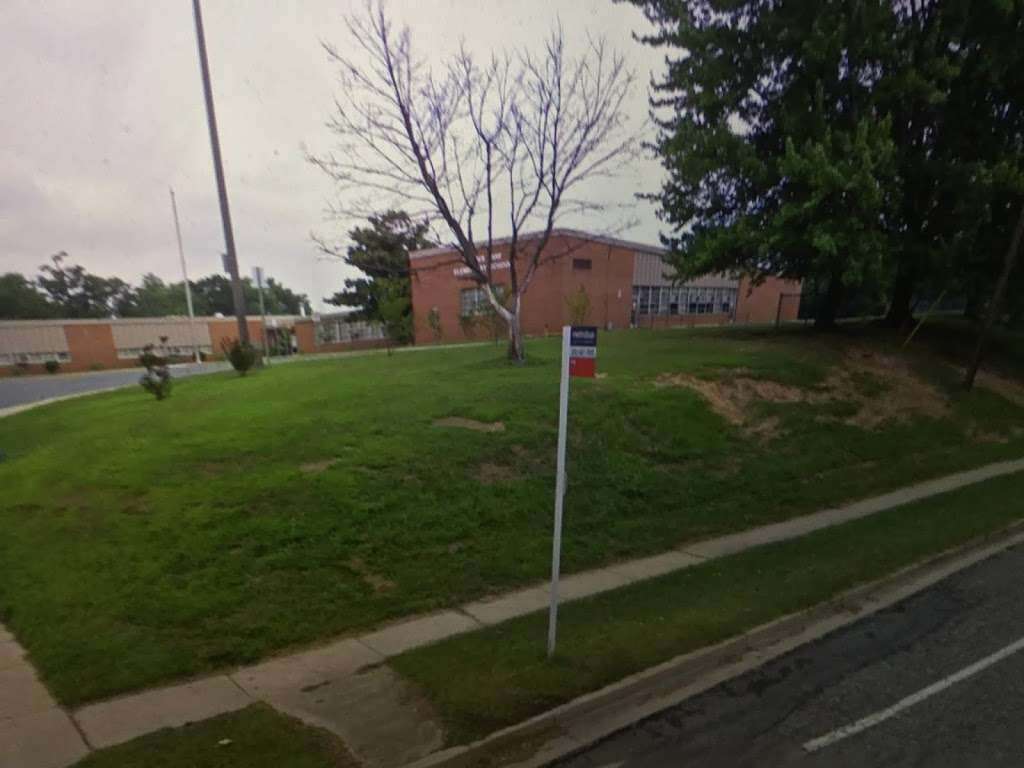 Cooper Ln & Cooper Ln Elementary School | Greater Landover, MD 20784, USA