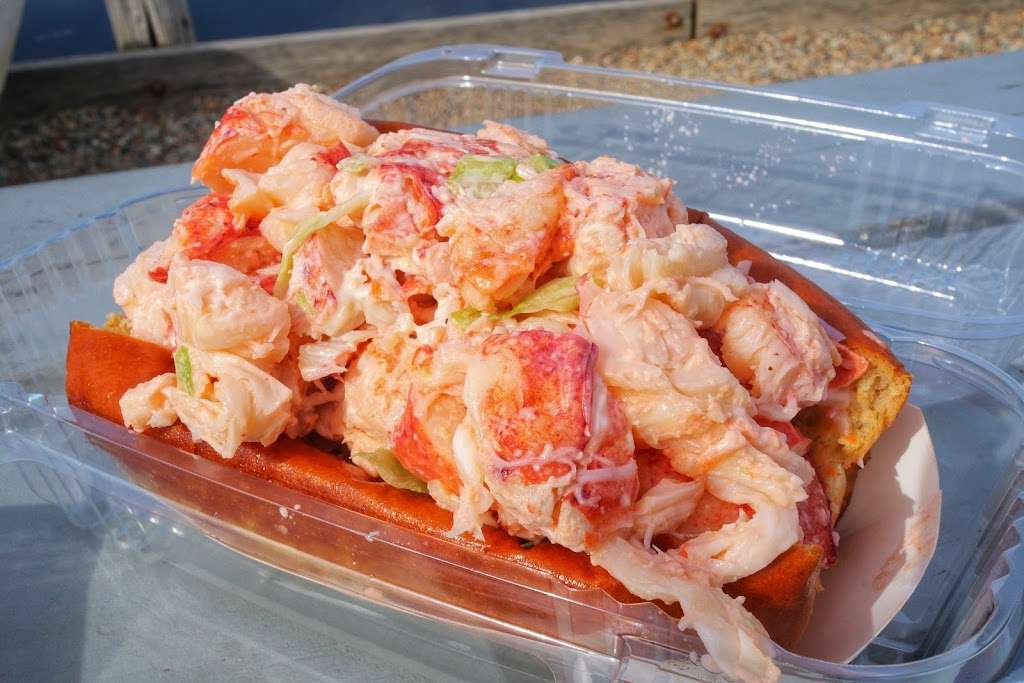 Green Harbor Lobster Pound Inc | 131 Beach St, Green Harbor, MA 02041, USA | Phone: (781) 834-4571