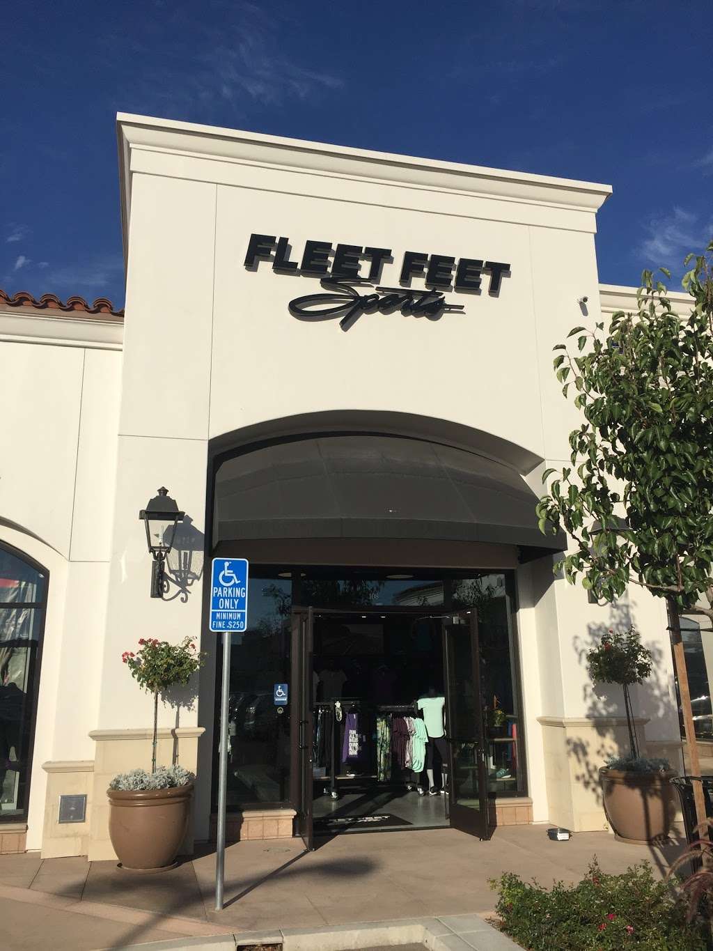 Fleet Feet San Diego | 5980 Village Way #108, San Diego, CA 92130, USA | Phone: (858) 793-5335