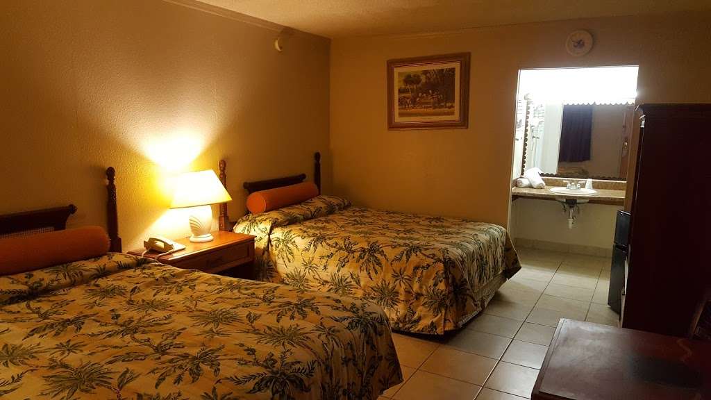Sunrise Motel | 4162, 801 W Vine St, Kissimmee, FL 34741, USA | Phone: (407) 846-3228
