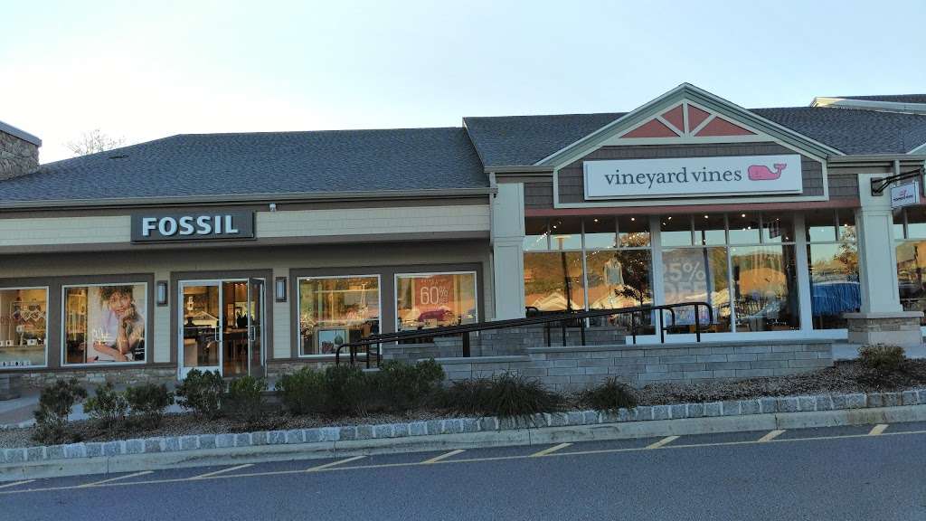 Fossil Outlet Store | WOODBURY COMMON PREMIUM OUTLETS 155 Marigold Court, Central Valley, NY 10917 | Phone: (845) 657-3654