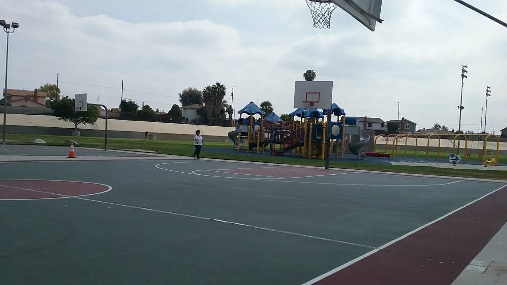 Del Amo Park | 703 E Del Amo Blvd, Carson, CA 90746, USA | Phone: (310) 329-7717