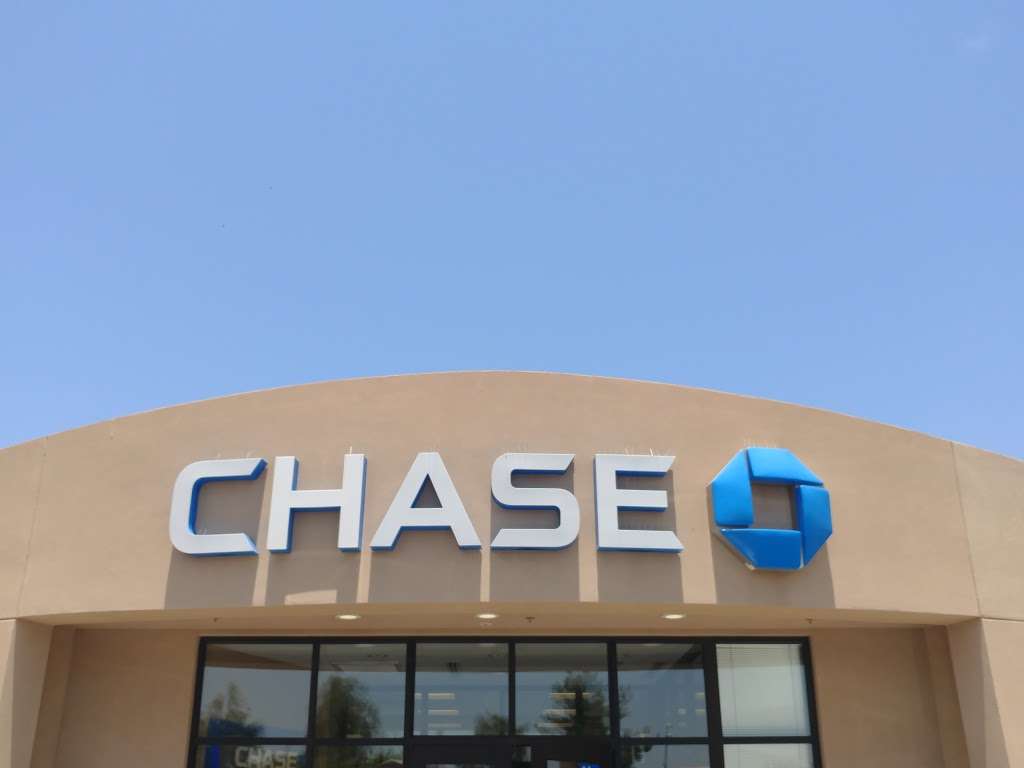 Chase Bank | 9490 W Camelback Rd, Glendale, AZ 85305, USA | Phone: (623) 877-1000